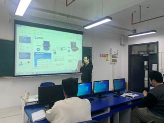 房间里有许多电脑
AI 生成的内容可能不正确。